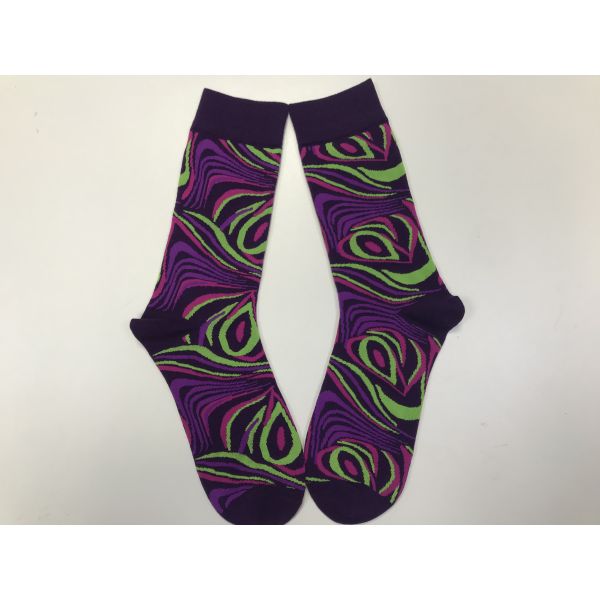 Men's Warm Long Socks with Print Pattern Handlinking Sewing Method