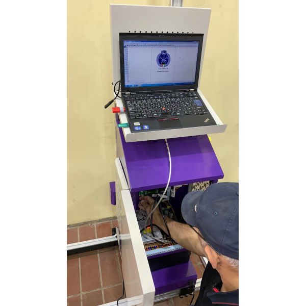 Micro Piezoelectric 120w 24㎡/h 400ml ink Vertical Wall Printer