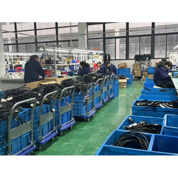 GBT V2L 16A Professional EV Portable Charge Adapter Customized Sockets and Plug for BYD Electric Car IP 55 3.5KW Max