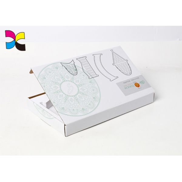 White Custom Packaging Boxes Shipping Corrugated Printing Flat Simple Concise With Insert