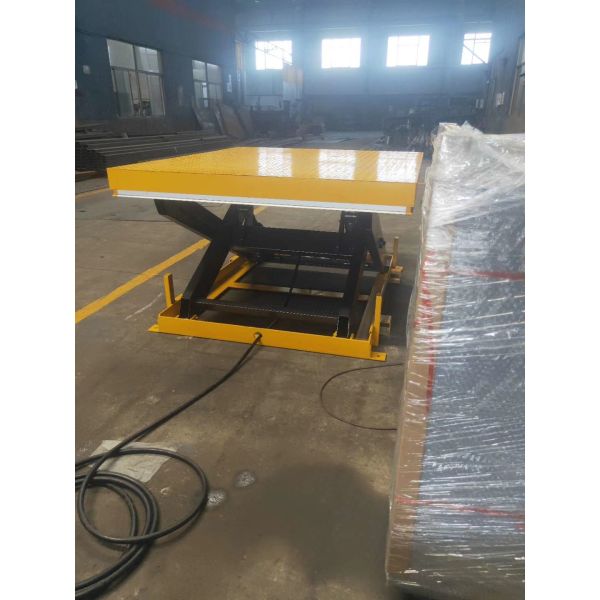 Warehouse Hydraulic Dock Lift At Loading Dock Improve Woking Efficiency With CE Approved