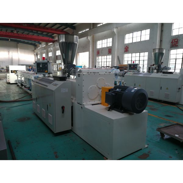 Quality control inspection of extruded pipes