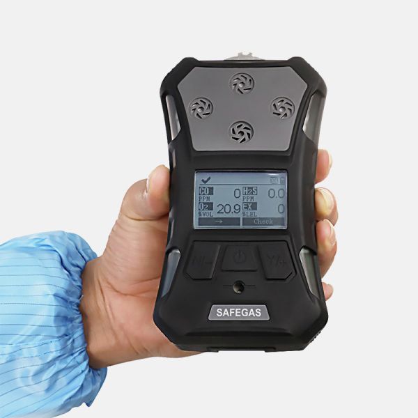Rugged Portable Multi-Gas Detector with IP67 Waterproof/Dustproof, Pump-Aspirated Sampling, and Alarms for Four Gases