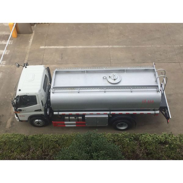 JAC 12 Cubic Meter Liquid Loaded Truck