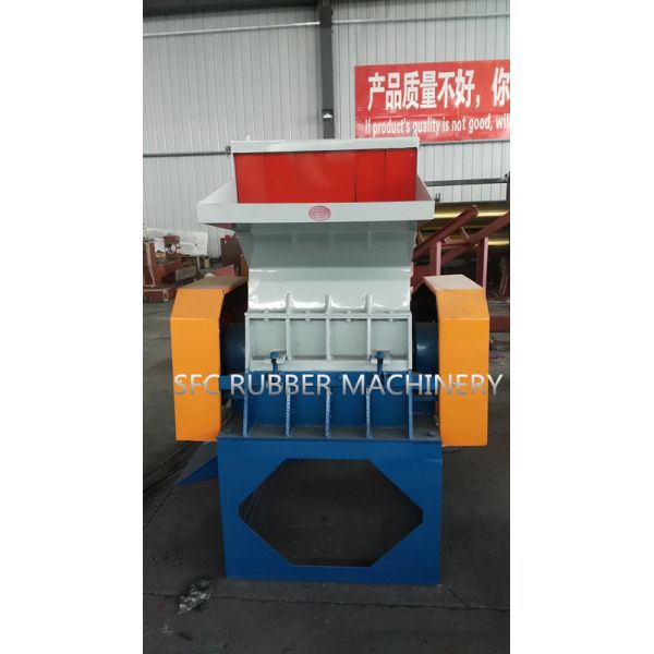 Vertical 22KW Automatic Rubber Coarse Crusher For Waste Rubber