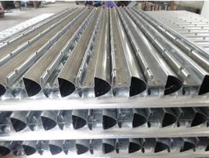 Galvanized electrostatic spray or PVC dipped coating peach post welded mesh fence