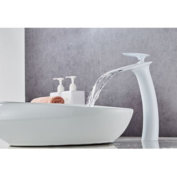 OEM Varnish Sprayed Single Hole Waterfall Tap Faucet