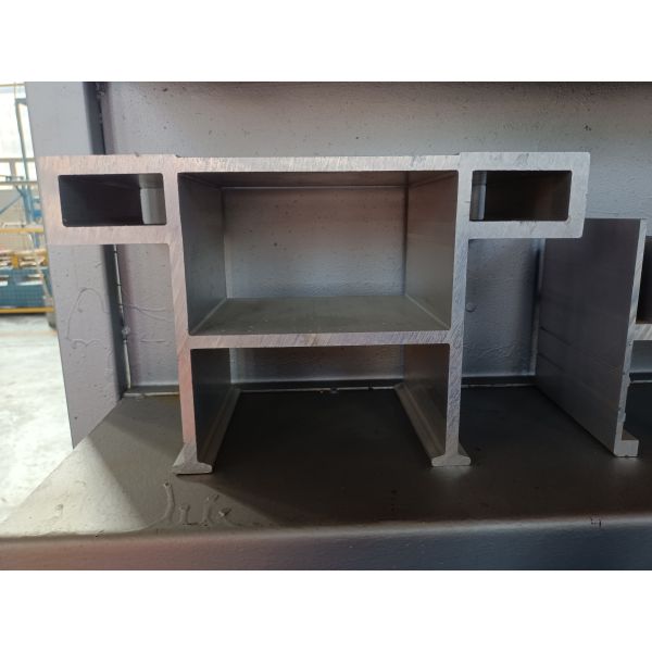 Decoiling Silver Aluminum Extruded Flat Panels for Extra Large Construction