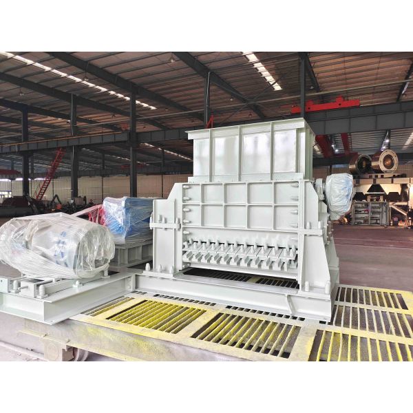 Double Toothed Roller Crusher Machine with 400mm Roller Diameter 1000mm Width and 30/22rpm Speed for Clay Brick Making