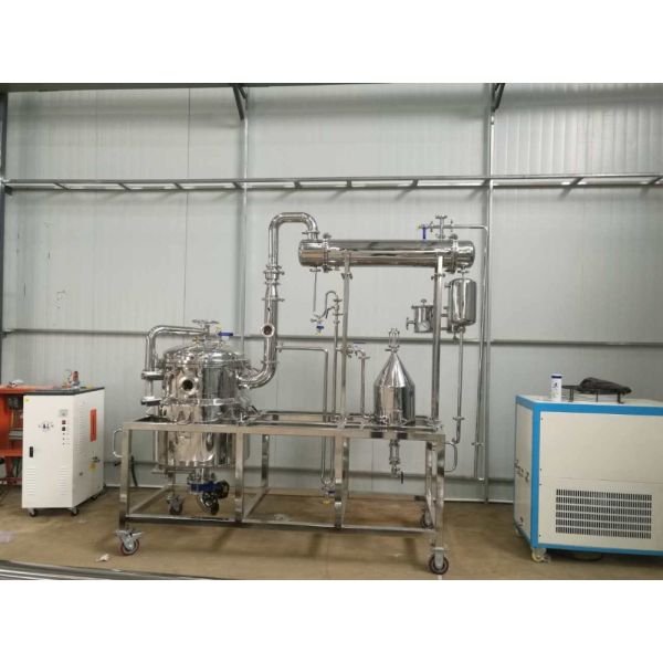 Vacuum Distillation 10L Essential Oil Distiller Kit for Lemongrass Oil and Hydrolat Essential Oil Distillation Equipment