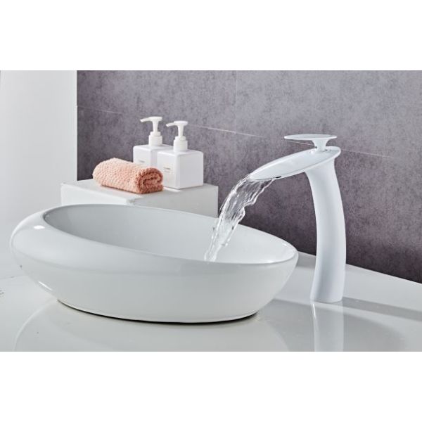 OEM Varnish Sprayed Single Hole Waterfall Tap Faucet