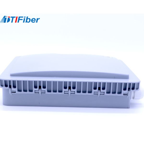 Wall Mounted Fiber Optic Distribution Box 1X16 With SC Adapter Splitter / Pigtails