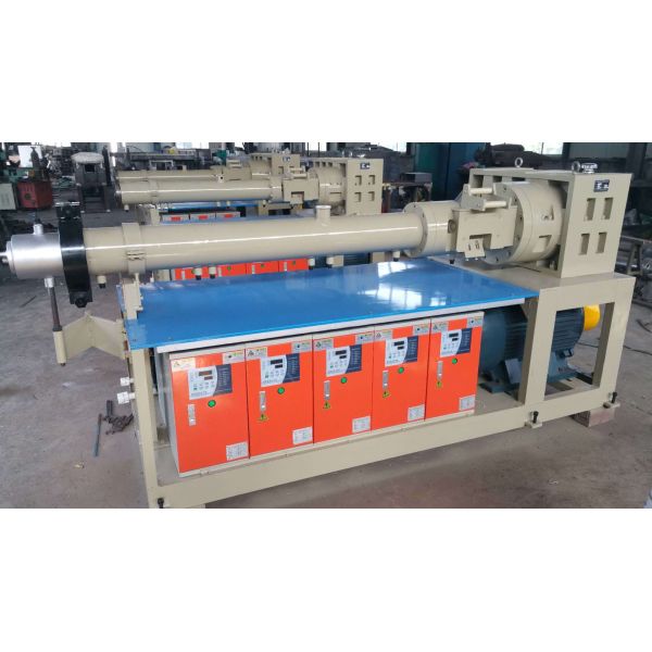 Factory Direct Sales Hot Feed Rubber Extruder Machine with Variable Rotation Speed for Multi-Application