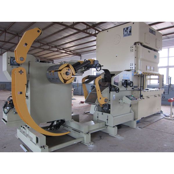 Low Noise Roll Feeder Machine , Decoiler Machine Metal Coil Die Processing