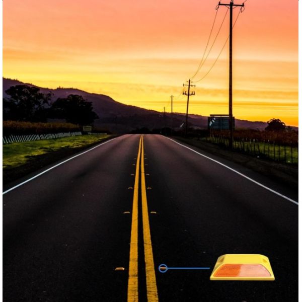 Road Stud Reflectors with 30 Tons Compression Resistance IP>67 Waterproof Grade and Double Side PMMA Reflector for Pavement Markers