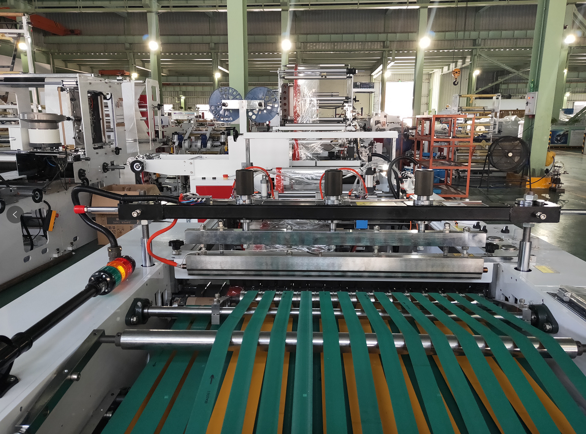 60pcs/min PE Side Seal Bag Making Machine For Diaper Packaging