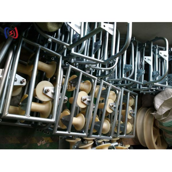 Corner Ground Cable Roller Tri-Sheave Cable Roller Pulley For Tranmission Line