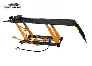 China Air Operated  ATV Motorcycle Lift Table 0.7Mpa With Side Extensions on sale