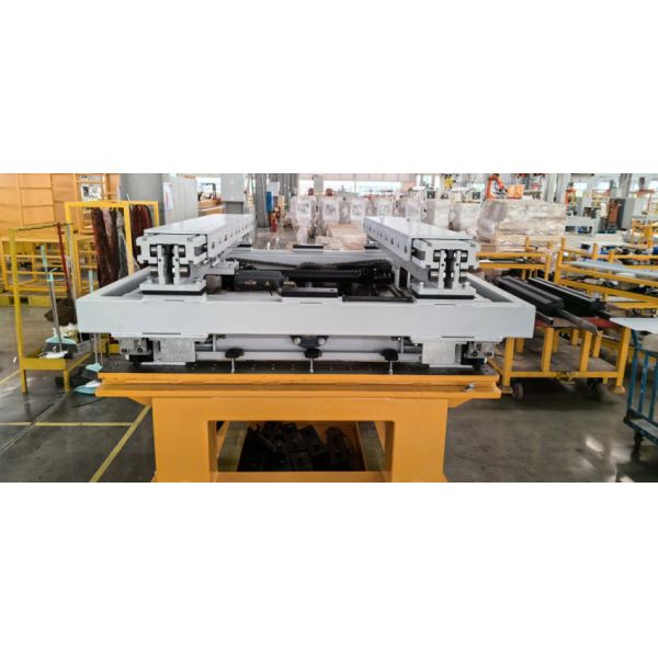 Telescopic Fork With Lifting Function 2000kg Maximum Load Weight