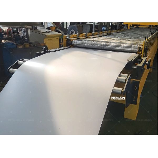 Hydraulic Punch Roof Tile Roofing Roll Forming Machine Automatic High Efficiency & Durable Energy Saving with Gear and Motor