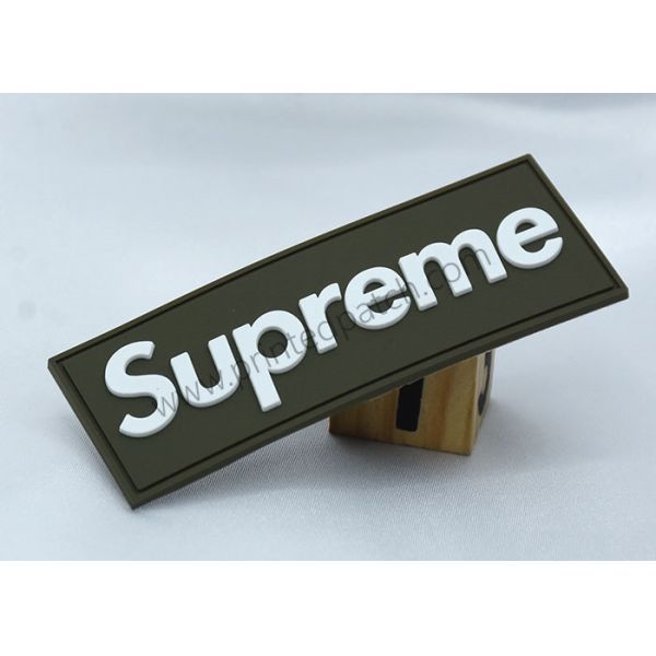 Embossed PVC Rubber Label Silicone Supreme T Shirt Label Flat Color Separation