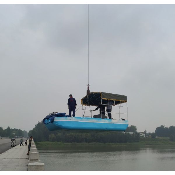 Cleaning Blue Algae Salvage Boat River Removal Floating Ship