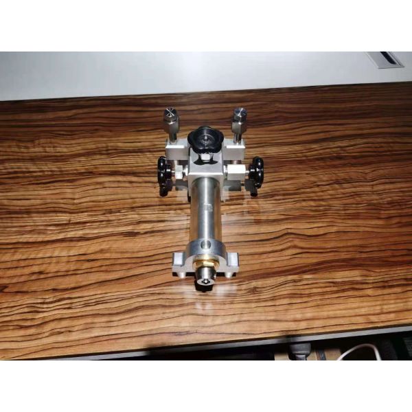 Portable Manual Power Labor Saving Pressure Gauge Calibrator