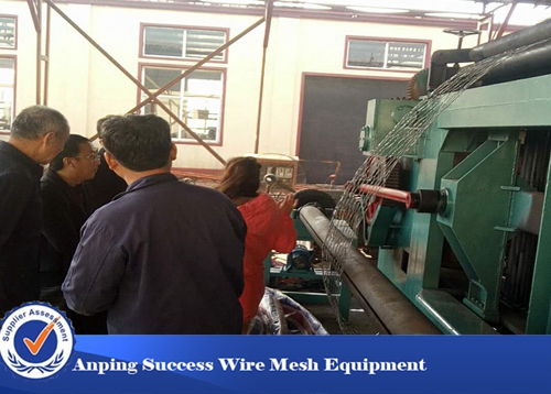 Full Automatic 4300mm Gabion Mesh Machine Produce 10x12 High Potency