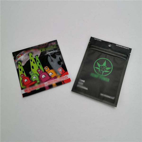 Smell Proof Mylar Plastic Pouches Packaging 3.5 Gram Custom Printed For CBD Cookies