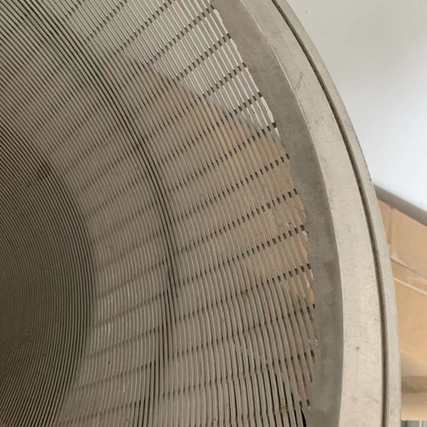 Smooth Edge Treatment and Plain Weave Wire Mesh Baskets for Versatile Applications