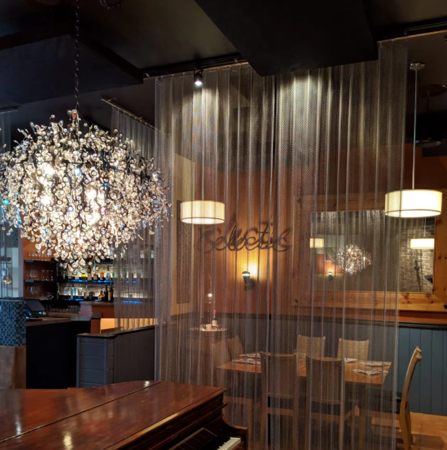 Customized Double tone Aluminium Chain Link Wire Mesh coil Curtain ceiling for Hotel or restaurant interior architectural decoration
