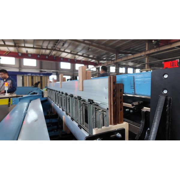 HK250 Multi Metal Window Screen Wire Mesh Weaving Machine Robust 2500MM