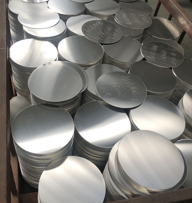 Aluminium Discs Circles customizable for various kitchenware applications with thickness ranging from 0.3 to 6 millimeters