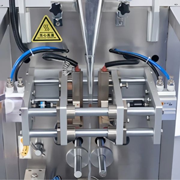 High Precision Small Sachet Sauce Packing Machine 2kw Sauce Sachet Packaging Machine