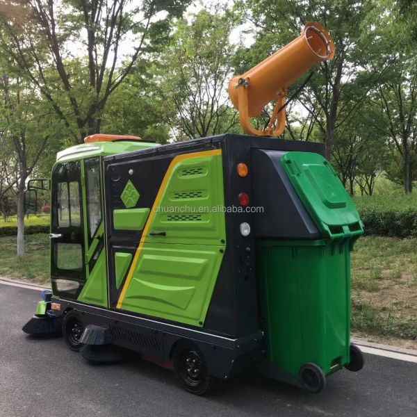 Electric street cleaning machine brush detail