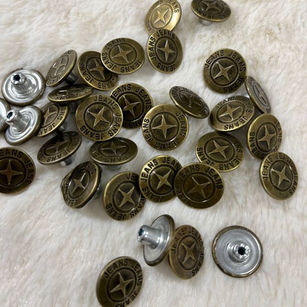 Wholesale 2/4 holes Polyester Plastic Button Transparent Resin Buttons For Shirts