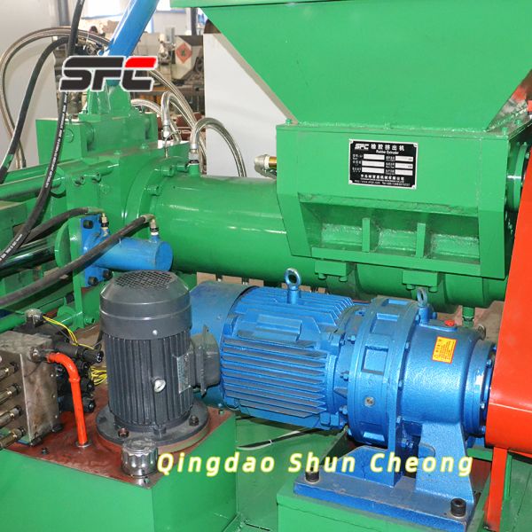 Factory Direct Sales Hot Feed Rubber Extruder Machine with Variable Rotation Speed for Multi-Application