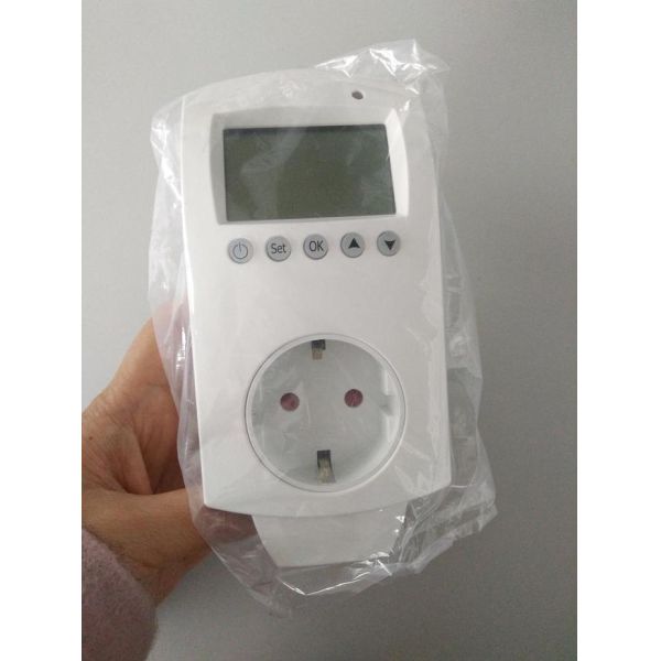 16A Household Programmable Digital Heating Floor Room Thermostat Plug