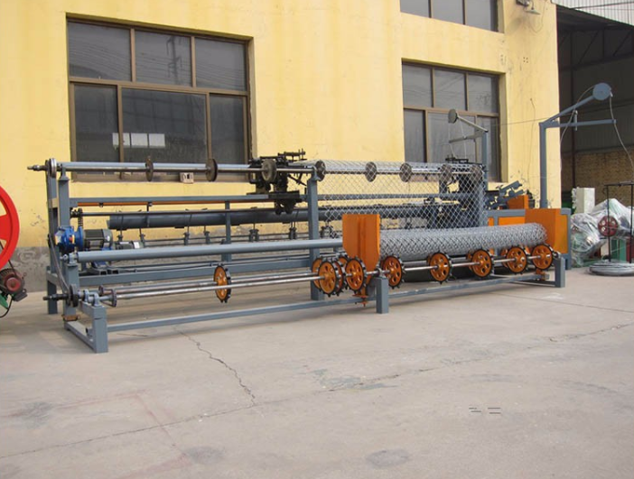 Low Noise Chain Link Fence Weaving Machine High Working Efficiency Large Capacity