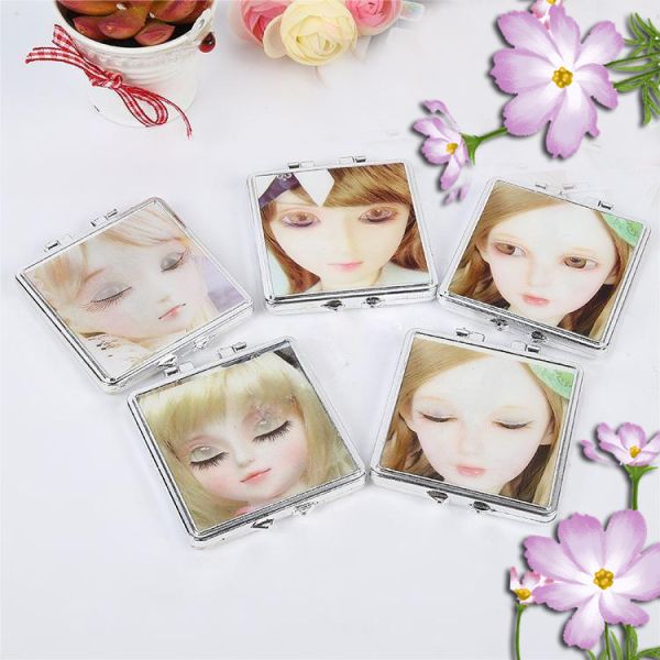 Portable Compact Vanity Mini Make Up Mirror for Convenient Dressing and Makeup
