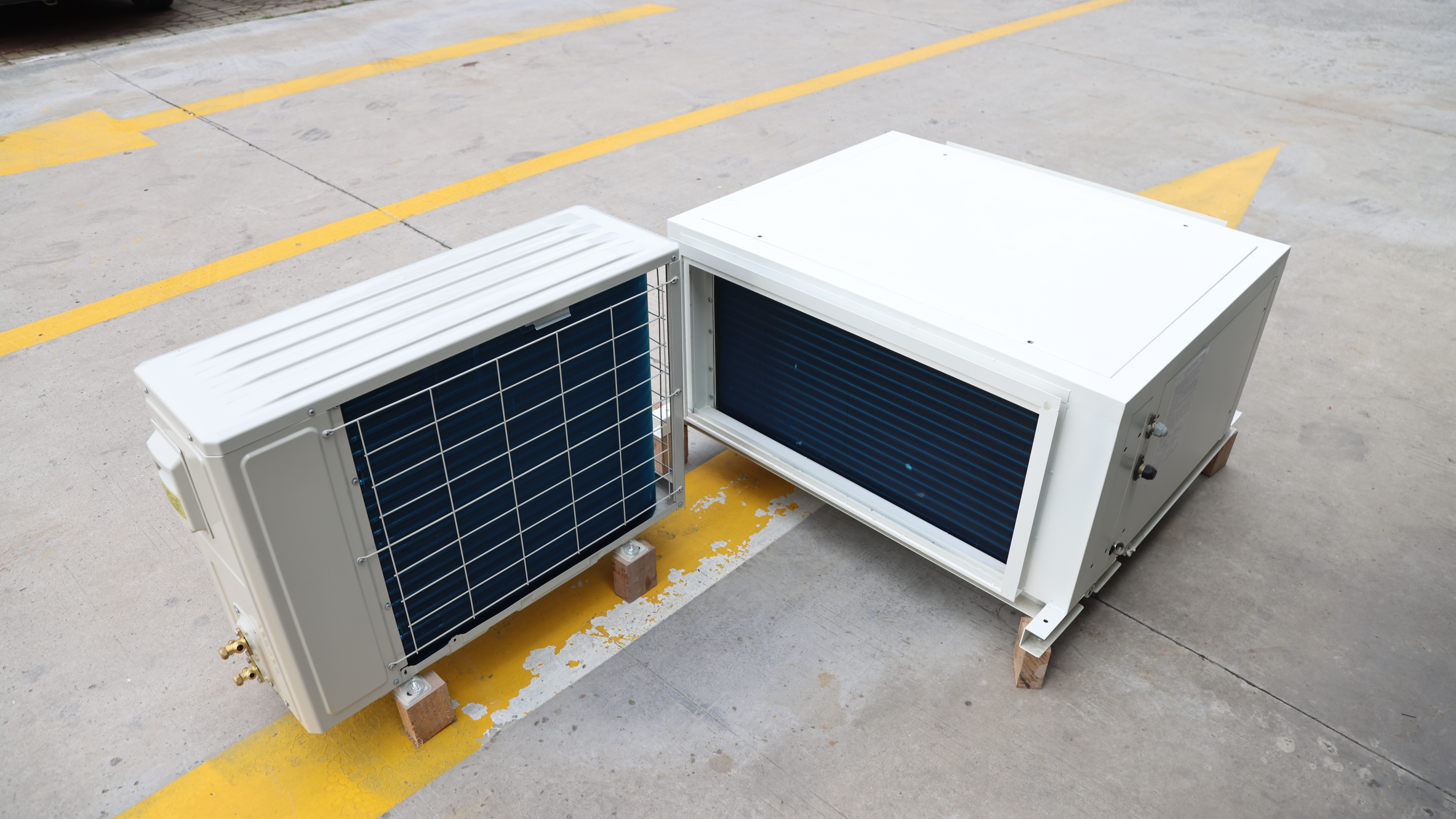 37kW Slim Ceiling Precision Air Conditioning Unit Hidden Installation For Laboratory Equipment Room