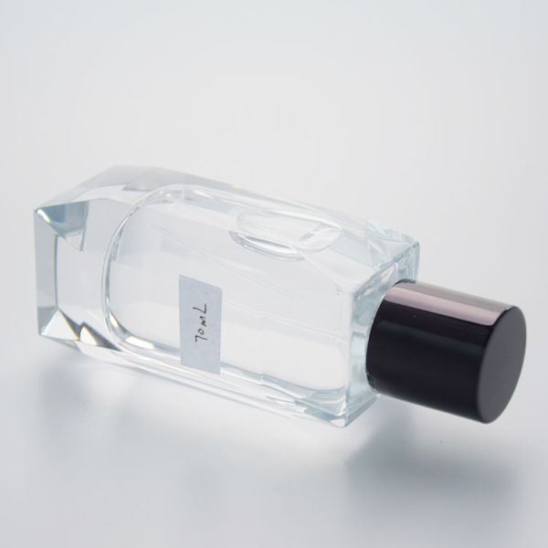Empty Packaging and Bottle Foundation Glass Bottle with Press Pump and Cap 70ml