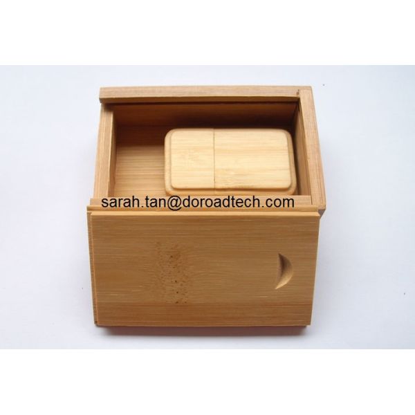 Customized Wooden USB Flash Drives