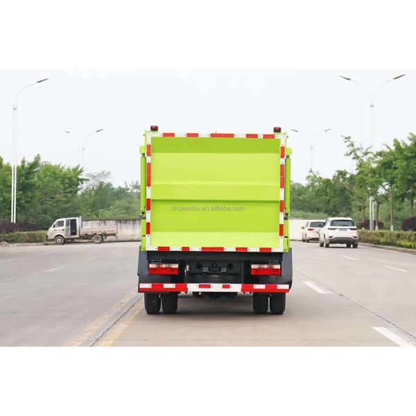Self-loading garbage truck diesel cleaning system