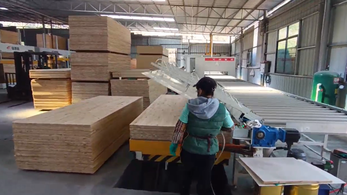 Flip Board Lamination Machine For Multi Layer Composite Panels