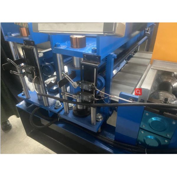 Trapezoidal Roof Tile Roll Forming Machine With 18 Stations Simple Structure No Pollution