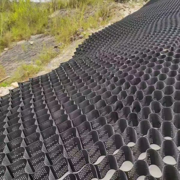 Retaining Wall Construction Geocell Solutions 200mm Soil Reinforcement Geocell Driveway