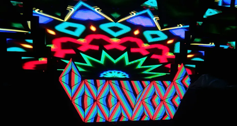 P3 Indoor Full Color LED Irregular Shape Screen Splicing Hexagonal Triangular Shaped Ultra HD LED Digital Display Screen