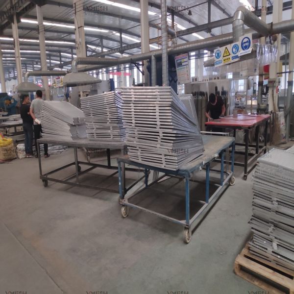 Galvanized expanded metal mesh used in architectural application