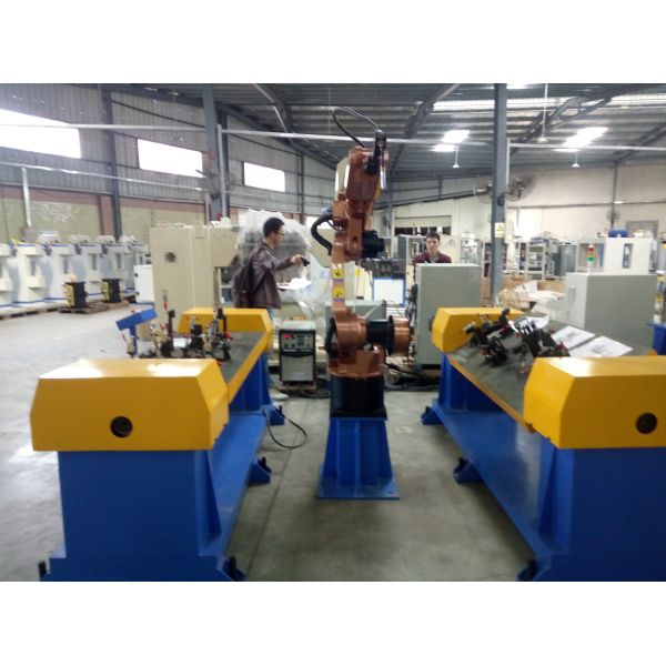 Motor Cycle Frame Automatic Welding Robot , Metal Frame Industrial Robot MIG Welding Machine